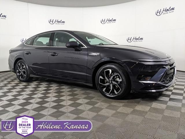 2025 Hyundai Sonata SEL's photo