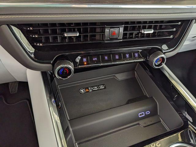 2026 Chevrolet Suburban Premier - Photo 22