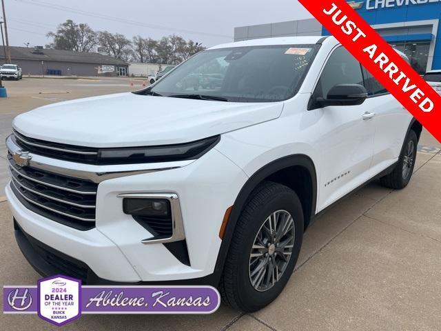 2025 Chevrolet Traverse photo 2