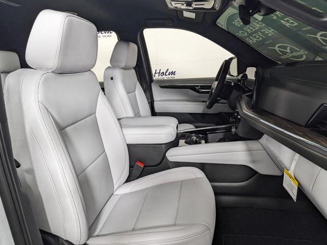 2026 Chevrolet Suburban Premier - Photo 40