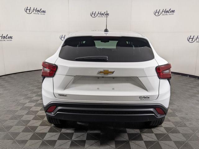 2026 Chevrolet Trax LS - Photo 7