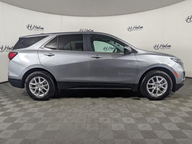 2023 Chevrolet Equinox LT photo 2