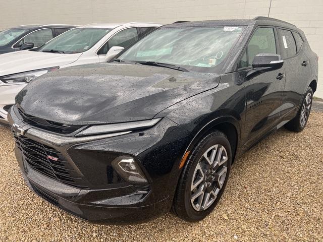2024 Chevrolet Blazer RS photo 2