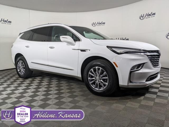 2023 Buick Enclave Essence's photo