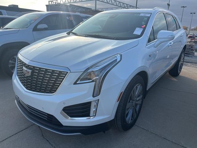 2025 Cadillac XT5 Premium Luxury photo 2