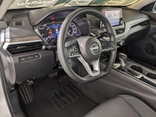 2025 Nissan Altima SV - Photo 12