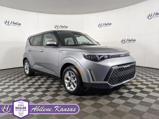 2025 Kia Soul 2.0L LX IVT's photo