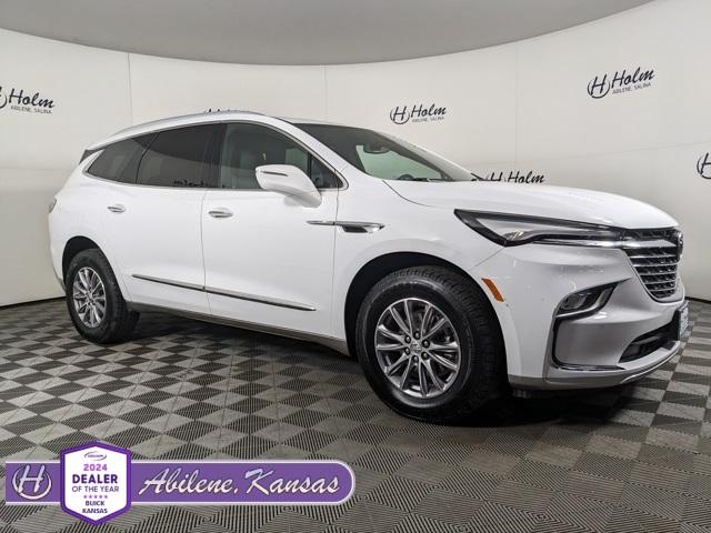 2023 Buick Enclave Essence's photo