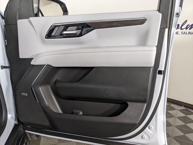 2026 Chevrolet Suburban Premier - Photo 46