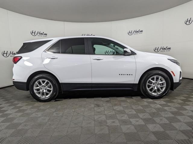Used 2022 Chevrolet Equinox LT with VIN 2GNAXKEV9N6110468 for sale in Abilene, KS