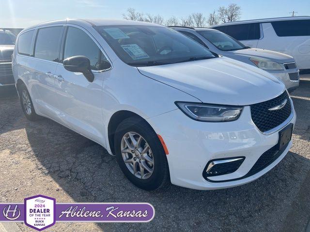 2025 Chrysler Pacifica Select FWD Minivan Front-Wheel Drive Automatic