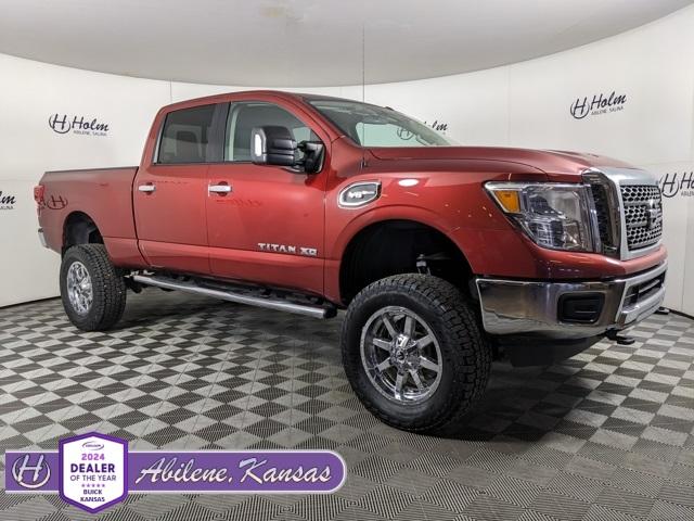 2018 Nissan Titan XD SV's photo