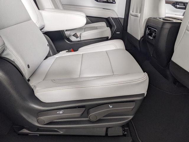 2026 Chevrolet Suburban Premier - Photo 44