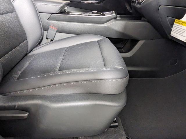 2027 Chevrolet Equinox LT - Photo 35