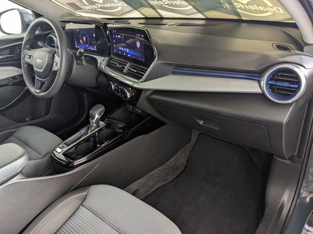 2025 Chevrolet Trax LT - Photo 33