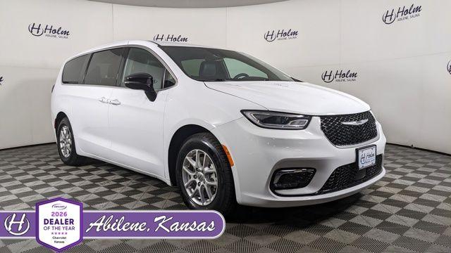 2025 Chrysler Pacifica Select FWD Minivan Front-Wheel Drive Automatic