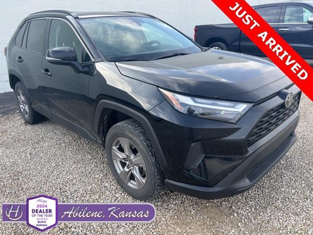 2022 Toyota RAV4 XLE's photo