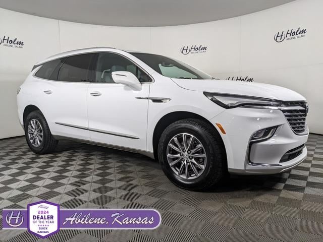 2023 Buick Enclave Essence's photo