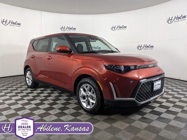 2025 Kia Soul 2.0L LX IVT's photo