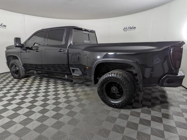 2022 Chevrolet Silverado 3500HD High Country photo 3