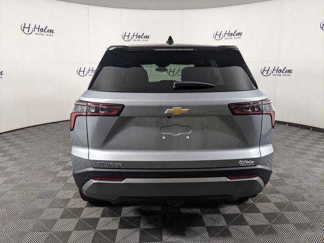 2027 Chevrolet Equinox LT - Photo 8