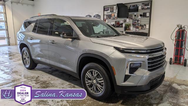 2025 Chevrolet Traverse LT's photo