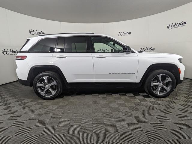 2022 Jeep Cherokee Limited 4xe photo 2