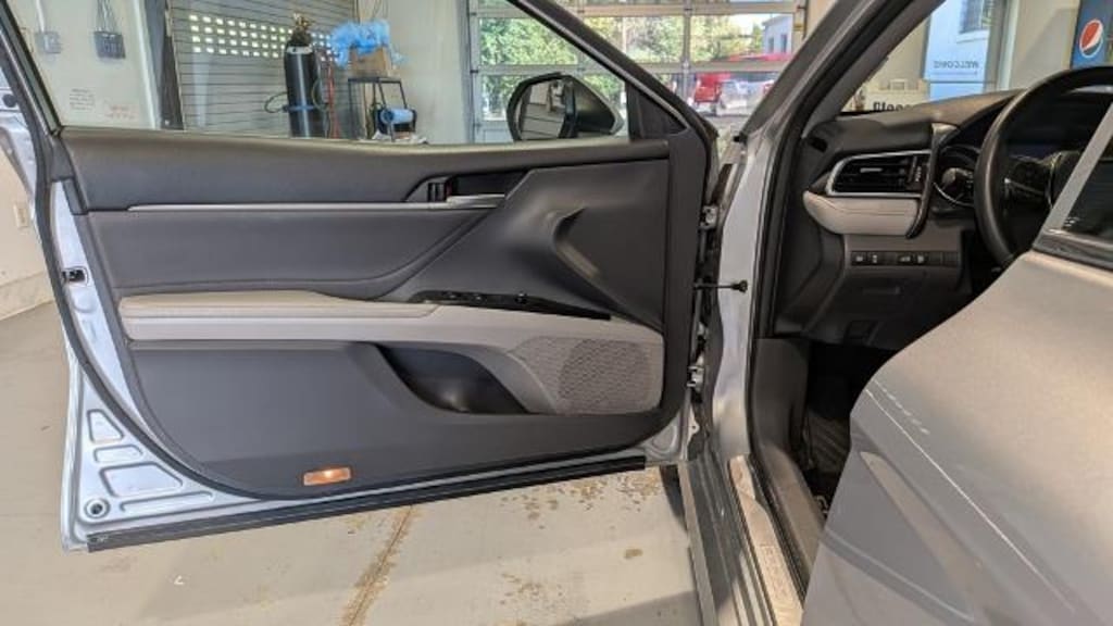 Used 2018 Toyota Camry Hybrid LE