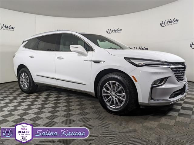 2023 Buick Enclave Essence's photo