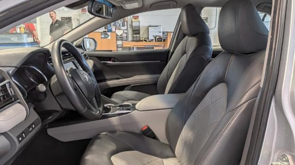 Used 2018 Toyota Camry Hybrid LE