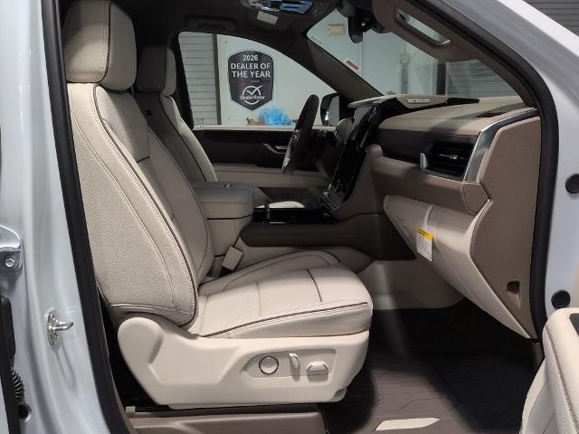 2026 GMC Yukon Denali - Photo 16