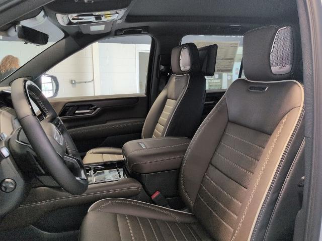 2026 GMC Yukon Denali Ultimate - Photo 4