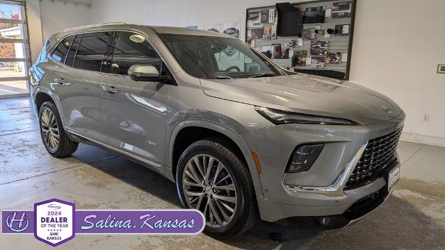 2026 Buick Enclave Avenir's photo