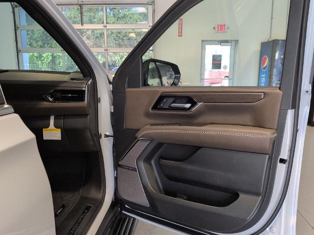 2026 GMC Yukon Denali Ultimate - Photo 17
