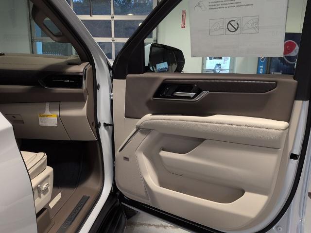 2026 GMC Yukon Denali - Photo 15