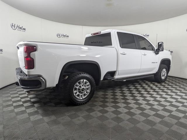 2023 Chevrolet Silverado 2500HD LT photo 3