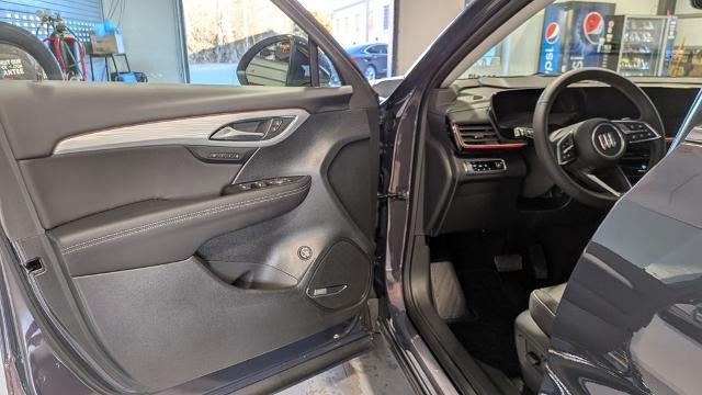 2026 Buick Envision Avenir - Photo 3