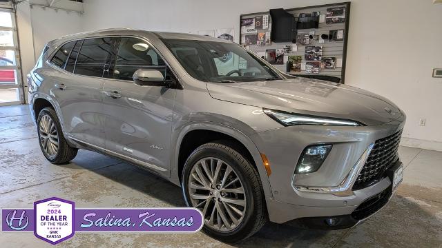 2026 Buick Enclave Avenir's photo