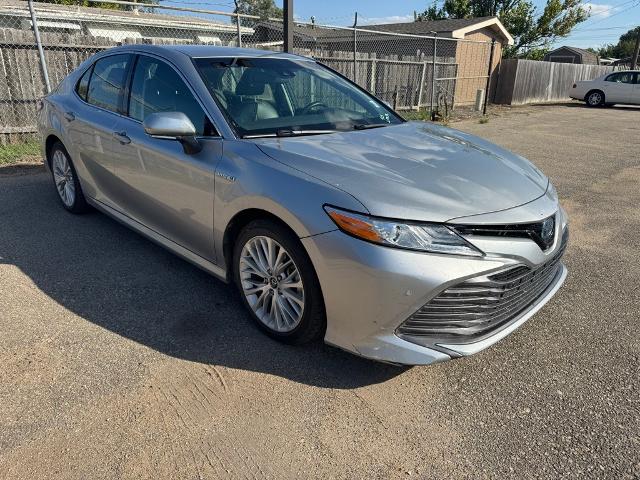 2018 Toyota Camry Hybrid LE photo 2