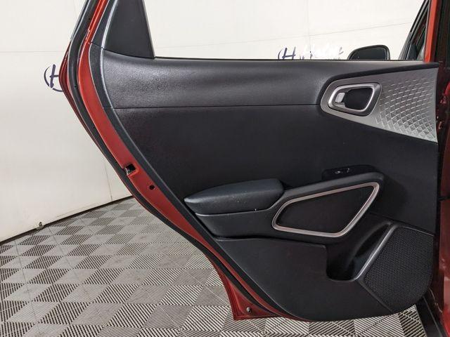 2025 Kia Soul LX - Photo 31
