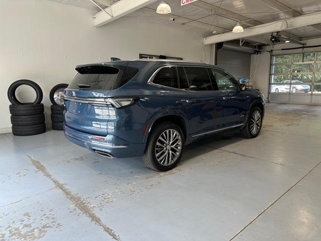 2025 Buick Enclave Avenir photo 2