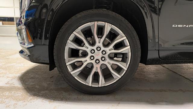 2026 GMC Acadia Denali - Photo 25