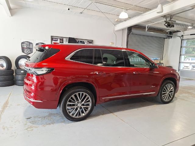 2025 Buick Enclave Avenir photo 2