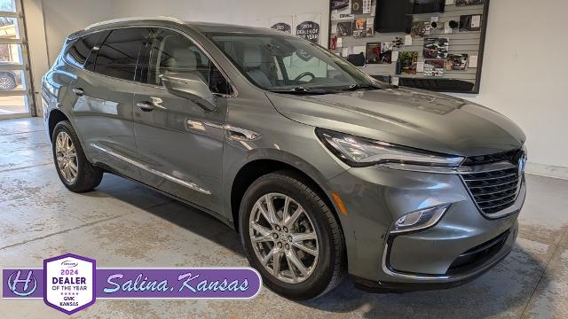 2023 Buick Enclave Essence's photo