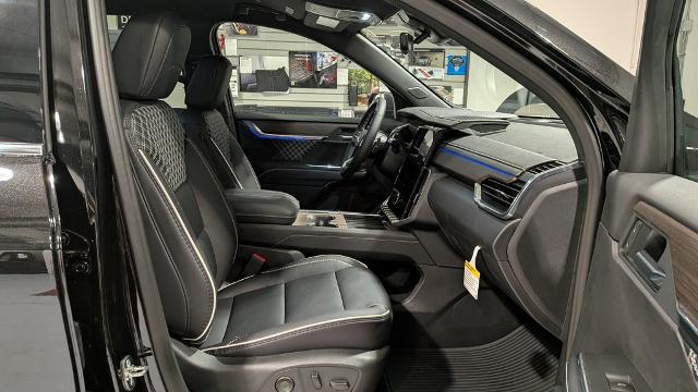 2026 GMC Acadia Denali - Photo 15