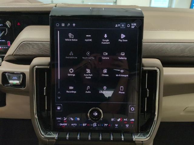 2026 GMC Yukon Denali - Photo 9