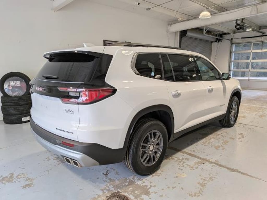 Used 2025 GMC Acadia Elevation SUV