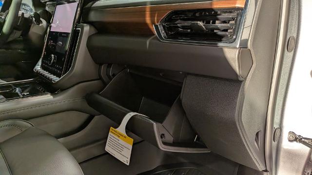 2026 GMC Yukon XL Denali - Photo 28