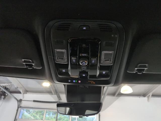 2026 GMC Yukon Denali Ultimate - Photo 8