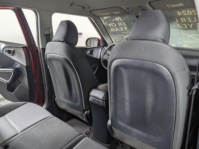2025 Kia Soul LX - Photo 37
